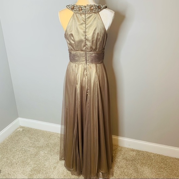 David’s Bridal Metallic Tulle Halter Gown Size 6 - Picture 8 of 14